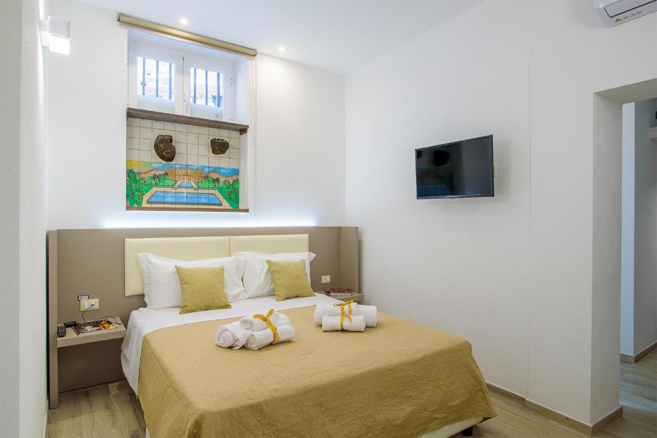 Barlaman Luxury Rooms Палермо Екстериор снимка