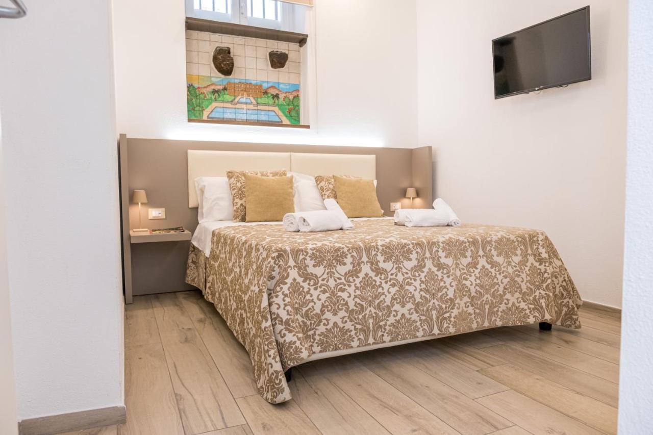 Barlaman Luxury Rooms Палермо Екстериор снимка