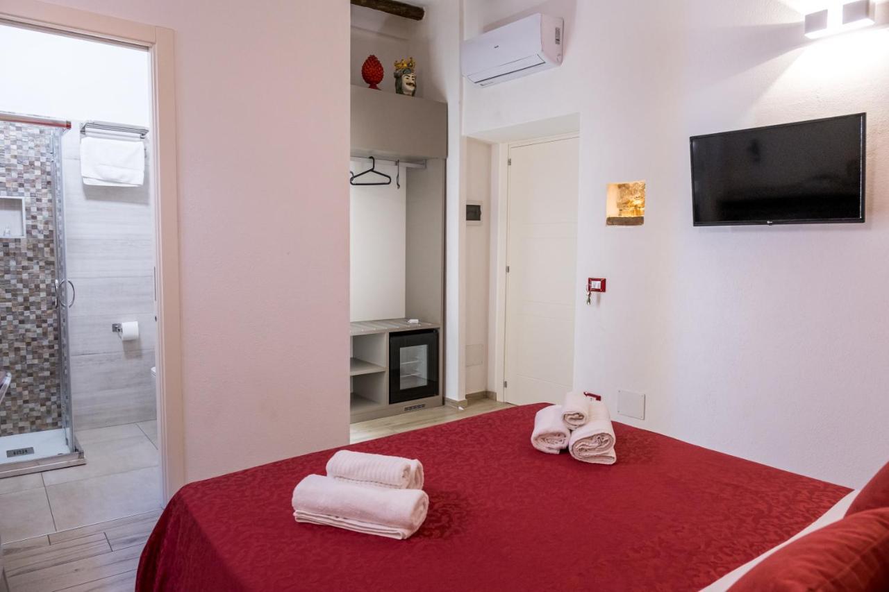 Barlaman Luxury Rooms Палермо Екстериор снимка