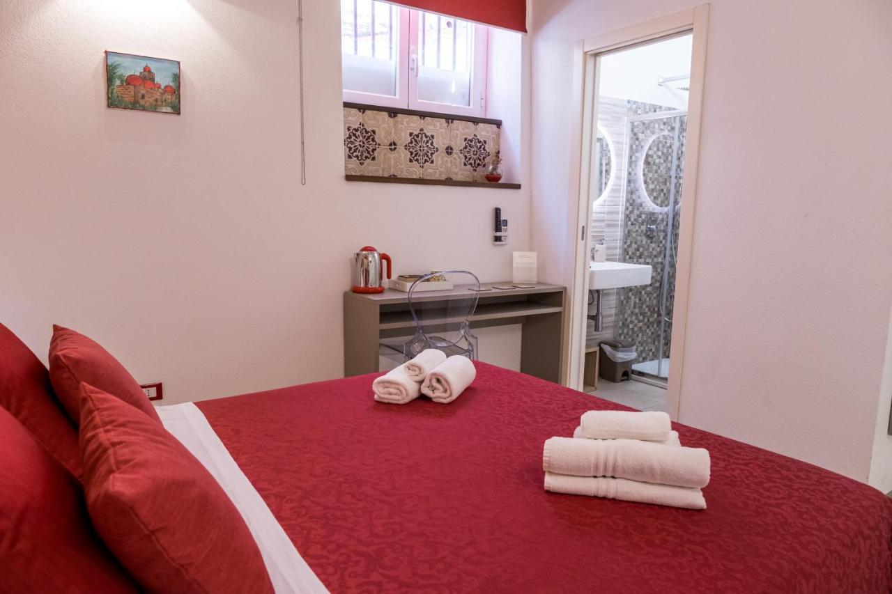 Barlaman Luxury Rooms Палермо Екстериор снимка
