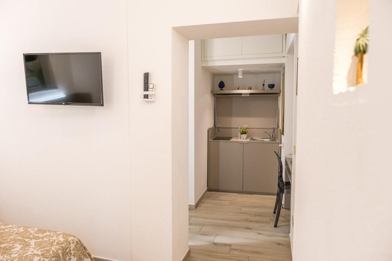 Barlaman Luxury Rooms Палермо Екстериор снимка